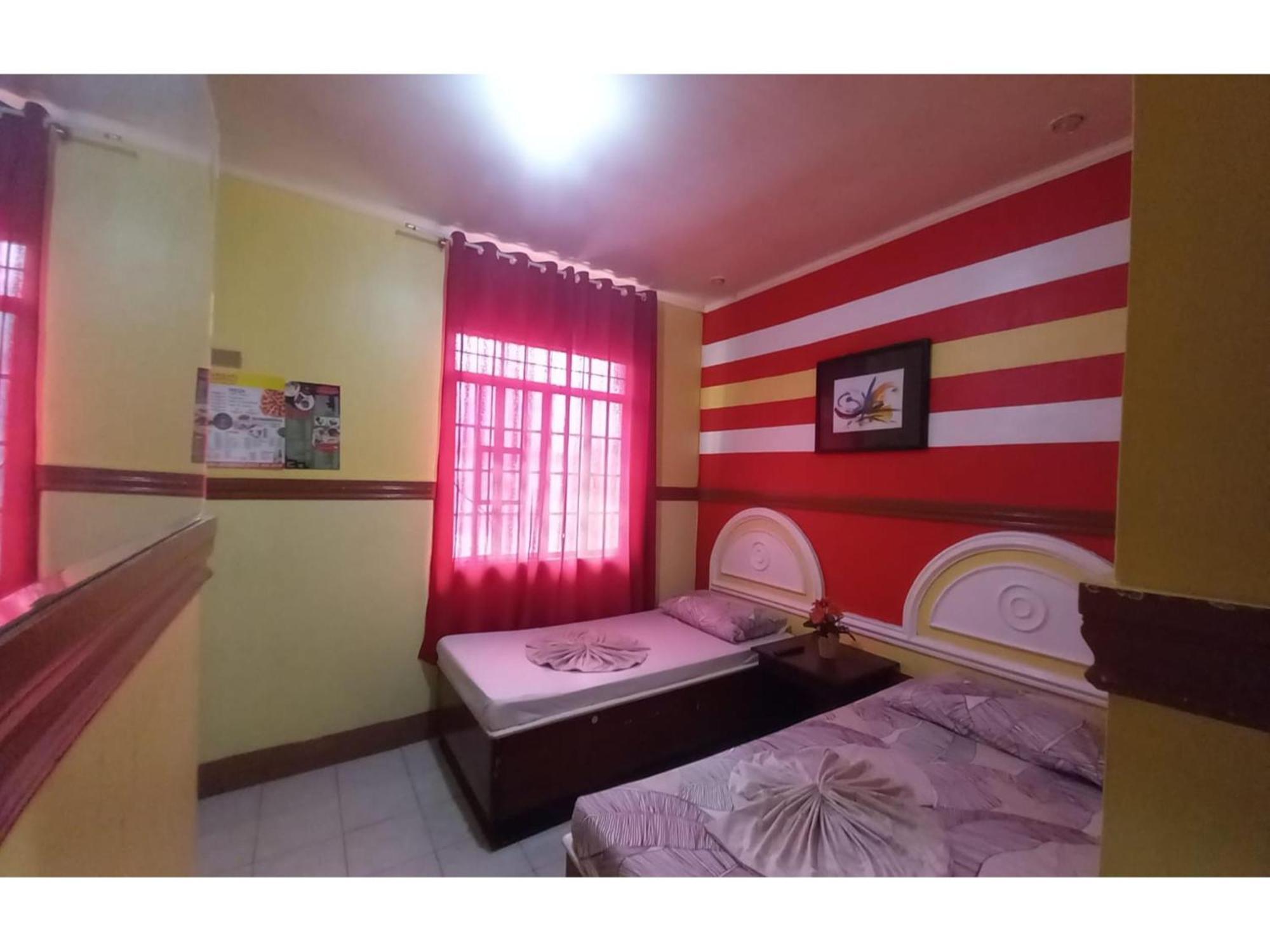 Oyo 1048 Jomckayl Apartelle Naga  Ngoại thất bức ảnh