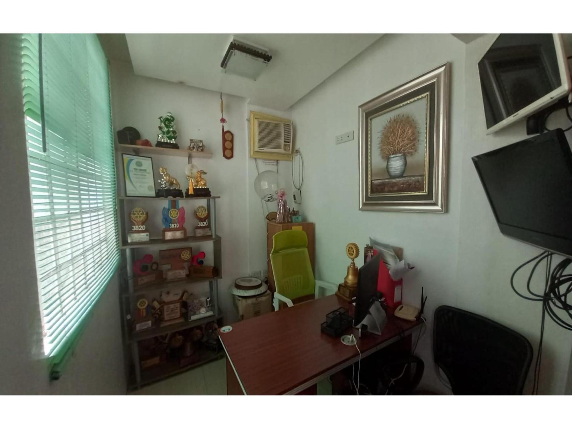 Oyo 1048 Jomckayl Apartelle Naga  Ngoại thất bức ảnh